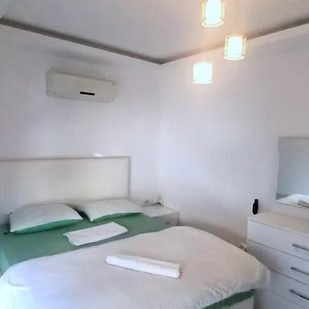 Apartman Very Close To Cleopatra Beach.