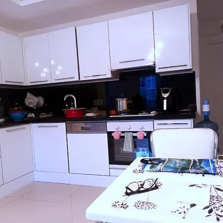 Very Close To Cleopatra Beach. Appartement *