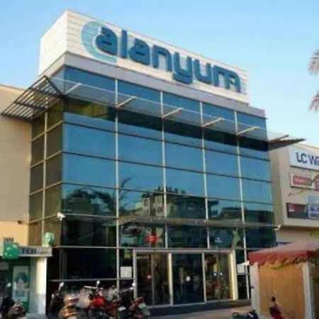 Very Close To Cleopatra Beach. Appartement Alanya
