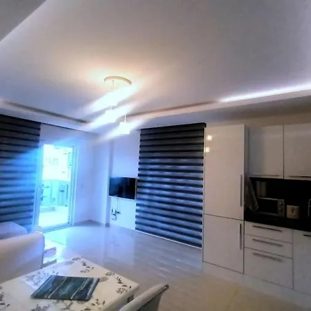 Very Close To Cleopatra Beach. Appartement *